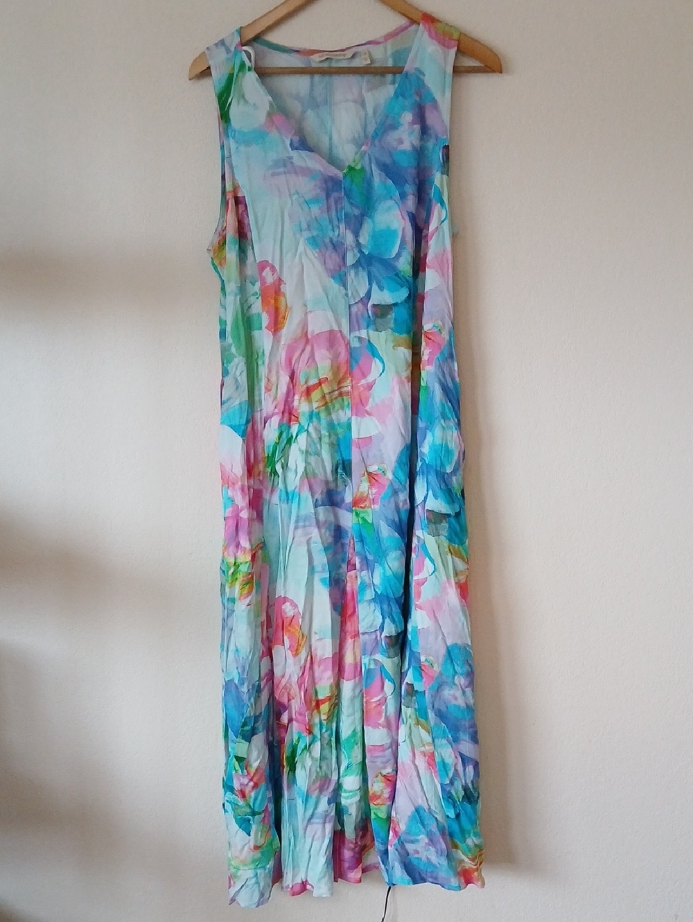 Soft Surroundings Sleeveless Watercolor Floral Maxi Dress With Pockets